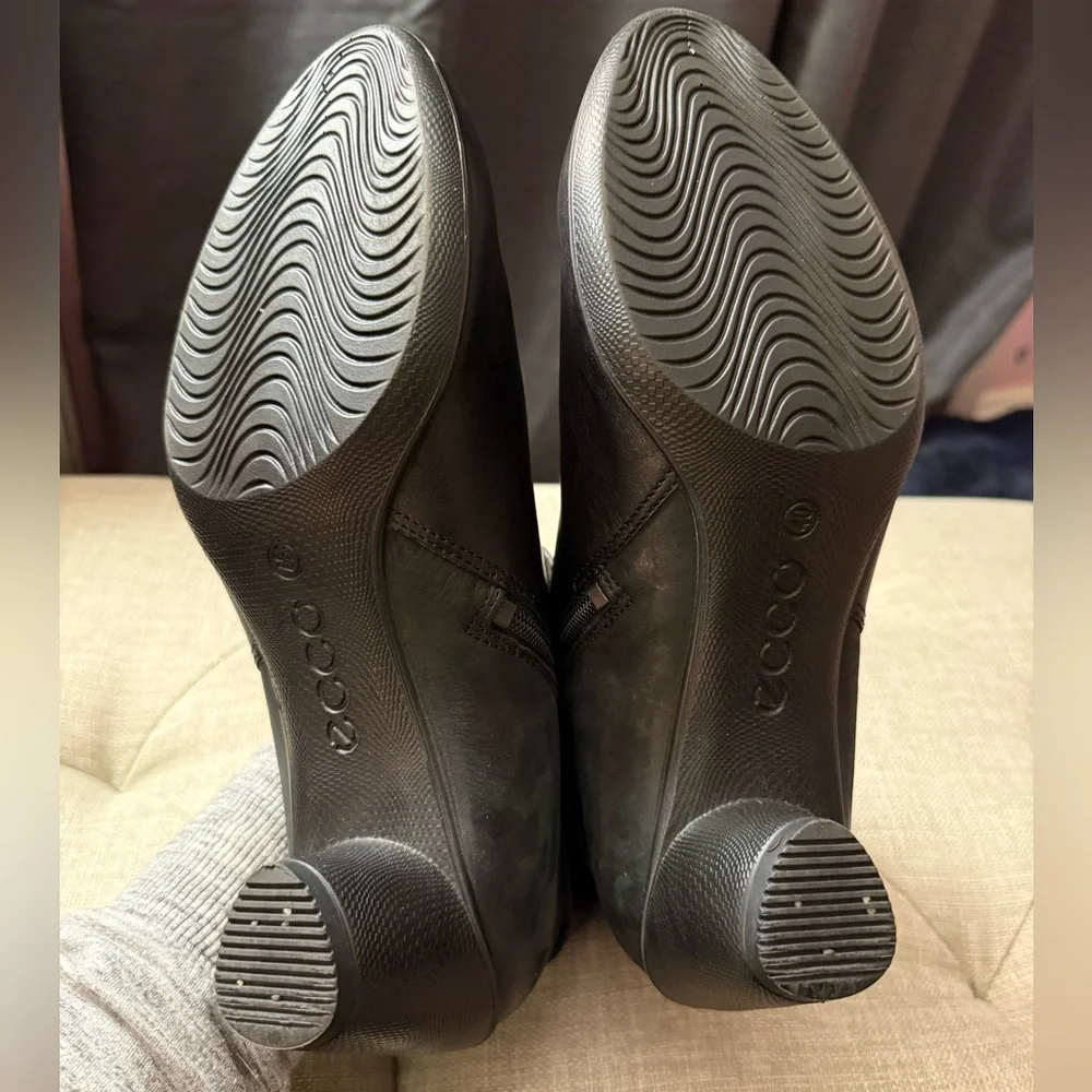 ECCO Black Leather Ankle Booties Side Zip Comfort Heel Size 40 (US 9–9.5) - Picture 9 of 13